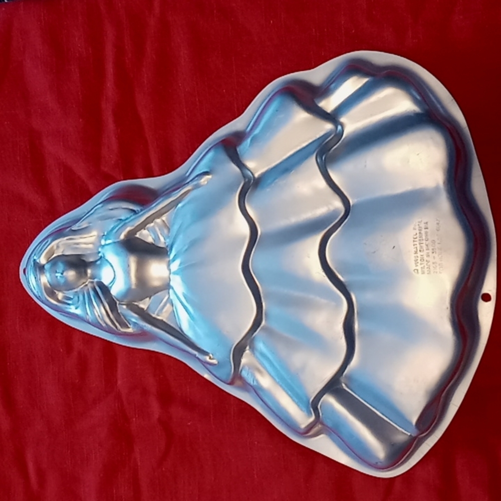 Wilton Mattel Barbie Cake Pan 1995